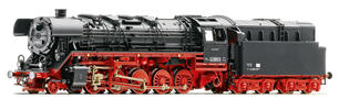 [Lokomotivy] → [Parn] → [BR 44] → 36018: parn lokomotiva ern s ervenm pojezdem, kouovmi plechy a olejovm tendrem