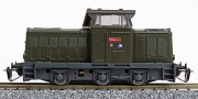[Lokomotivy] → [Motorov] → [T334] → 500262: dieselov lokomotiva tmavzelen s tmav edm pojezdem, vojensk peprava
