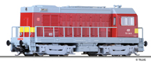 [Lokomotivy] → [Motorov] → [BR 107] → 02623: dieselov lokomotiva erven s vstranm lutm psem, ed stecha, rm a pojezd