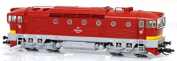 [Lokomotivy] → [Motorov] → [T478.3 „Brejlovec”] → 33319: dieselov lokomotiva erven s vstranmi psy na elech