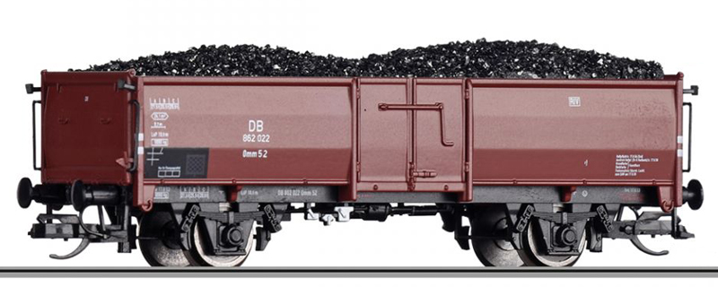 otevřený nákladní vůz červenohnědý ložený uhlím Omm 52