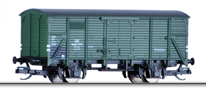 krytý nákladní vůz zelený s tmavě šedou střechou do stavebního vlaku „Bauzug“