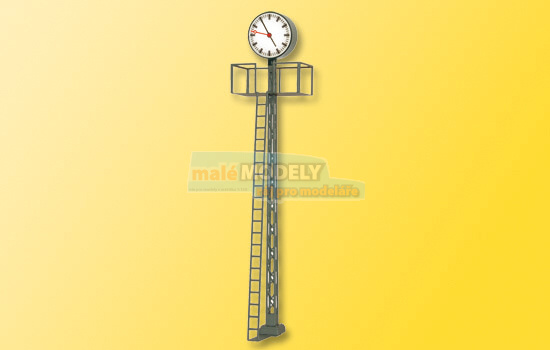 Osvětlené nádražní hodiny na mřížkovém stožáru 110 mm