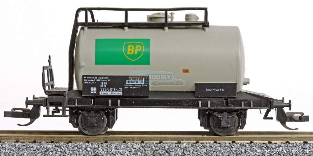 Cisternový vůz světle šedý s černým rámem BP