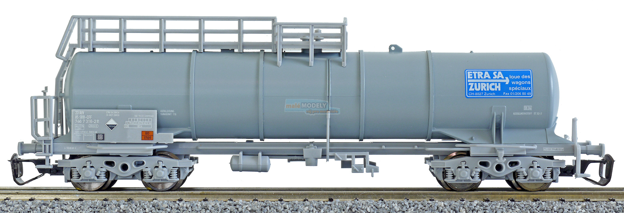 Cisternový vůz šedý ETRA AG