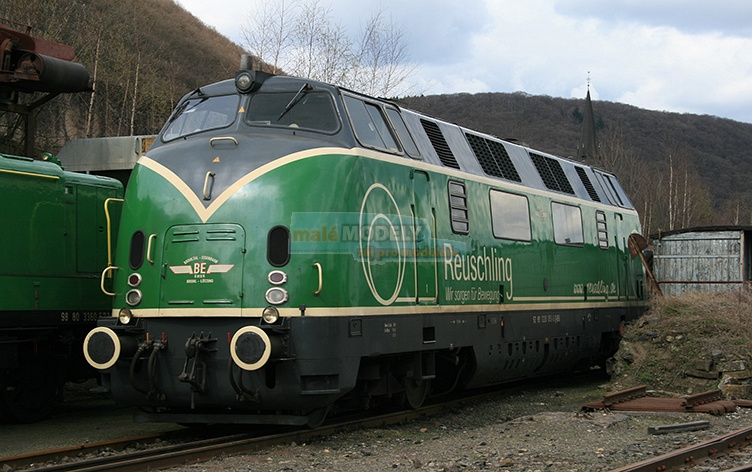 Deiselová lokomotiva 220 053 <b>Brohltal-Eisenbahn-Gesellschaft</b> - (31.03.2014)