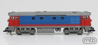 [Lokomotivy] → [Motorov] → [T478.1 „Bardotka”] → CD-749-018: dieselov lokomotiva erven-modr, ed stecha a rm