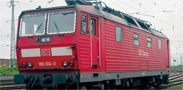 [Lokomotivy] → [Elektrick] → [BR 180/BR 230] → 32830: elektrick lokomotiva erven s edou stechou a rmem „DB Cargo“