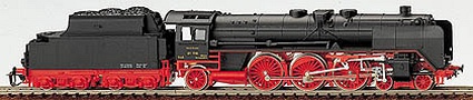 [Lokomotivy] → [Parní] → [BR 01] → 02120: černá s červeným pojezdem a velkými kouřovými plechy