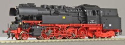[Lokomotivy] → [Parní] → [BR 65] → 31072111: parní lokomotiva černá s červeným pojezdem a s kouřovými plechy