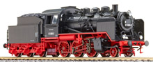 [Lokomotivy] → [Parní] → [BR 37] → 31073021: parní lokomotiva černá s červeným pojezdem, kouřové plechy