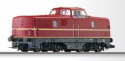 [Lokomotivy] → [Motorové] → [V 80] → 01585: dieselová lokomotiva červená se dvěma žlutými proužky a černým pojezdem