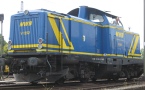 [Lokomotivy] → [Motorové] → [V 100] → 120119: modrá-žlutá s černým pojezdem