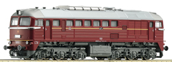 [Lokomotivy] → [Motorové] → [BR 120] → 36297: dieselová lokomotiva červená, světle šedá střecha a šedý pojezd
