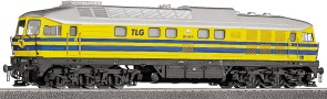 [Lokomotivy] → [Motorové] → [BR 132] → 36213: žlutá se dvěma modrými pruhy BR 232