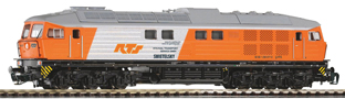 [Lokomotivy] → [Motorové] → [BR 132] → 47323: dieselová lokomotiva oranžová s bílým šikmým pásem, šedá střecha, černý rám a pojezd