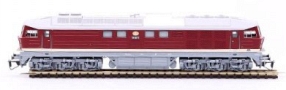 [Lokomotivy] → [Motorové] → [BR 132] → 73413: červená s šedou střechou, šedý rám a pojezd