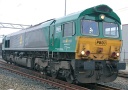 [Lokomotivy] → [Motorové] → [JT42CWR (Class 66)] → 40236: dieselová lokomotiva zelená-šedá s černým pojezdem