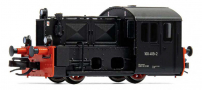 [Lokomotivy] → [Motorové] → [BR 323] → HN9065: dieselová lokomotiva černá, červená čelníky, zavřená budka strojvedoucího