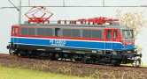 [Lokomotivy] → [Elektrické] → [BR 242] → 31750: elektrická lokomotiva modrá-červená s černám rámem a podvozky