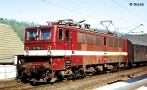 [Lokomotivy] → [Elektrické] → [BR 242] → 500233: červená s bílým pruhem BR 242