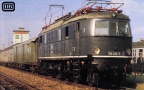 [Lokomotivy] → [Elektrické] → [BR 218 (E 18)] → 96166: zelená s šedou střechou a černým pojezdem