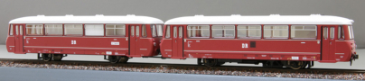 [Lokomotivy] → [Motorové vozy a jednotky] → [BR 172] → 172MD: dvoudílná jednotka červená s šedou střechou LVT 172 a LVS 172