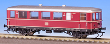 [Lokomotivy] → [Motorové vozy a jednotky] → [VT 135] → 1409D: přívěsný vůz červený se stříbrnou střechou