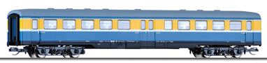 [Osobní vozy] → [Spěšné a osobní] → [4-osé E5] → 01775: osobní vůz v barevném schematu „S-Bahn Leipzig“