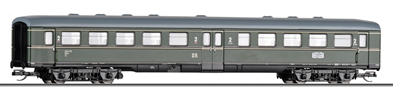 [Osobní vozy] → [Spěšné a osobní] → [4-osé E5] → 01069 E: osobní vůz zelený s šedou střechou 2. tř.