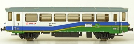 [Osobní vozy] → [Spěšné a osobní] → [2-osé Btax (010)] → M0995: zelený-modrý-bílý s šedou střechou a směrovou cedulí ″Železnice Desná″
