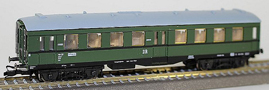 [Osobní vozy] → [Spěšné a osobní] → [4-osé „Altenberg“] → 22240: osobní vůz zelený s šedou střechou