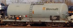 [Nákladní vozy] → [Cisternové] → [4-osé bez lávky Zaes] → 97010006: kotlový vůz šedý „Slovnaft“