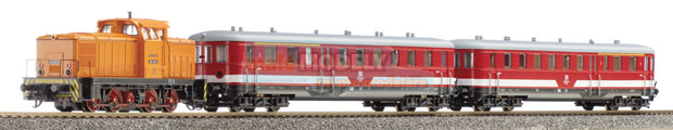 Set lokomotivy BR 106 a dvou osobních vozů BR 195 